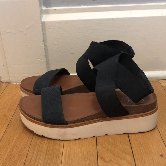 Franco Sarto Platform Sandal - Picture 2 of 5